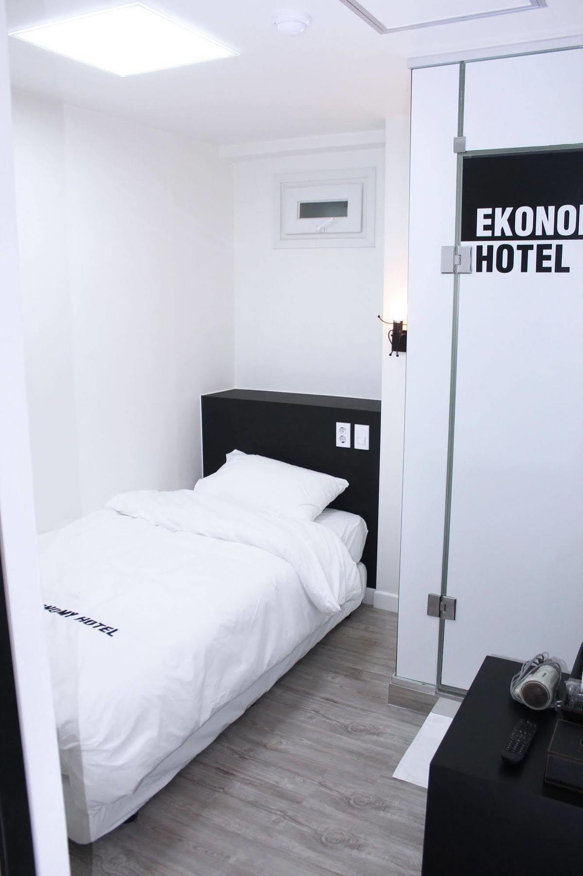 Ekonomy Hotel Dongdaemun Seúl Exterior foto