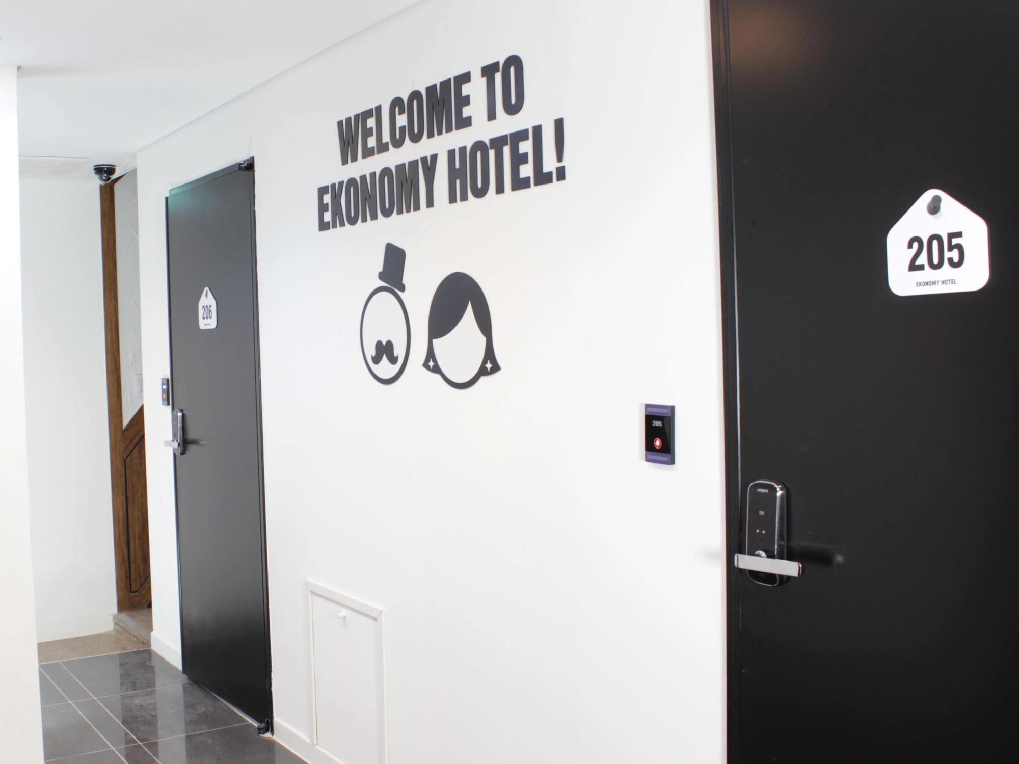 Ekonomy Hotel Dongdaemun Seúl Exterior foto