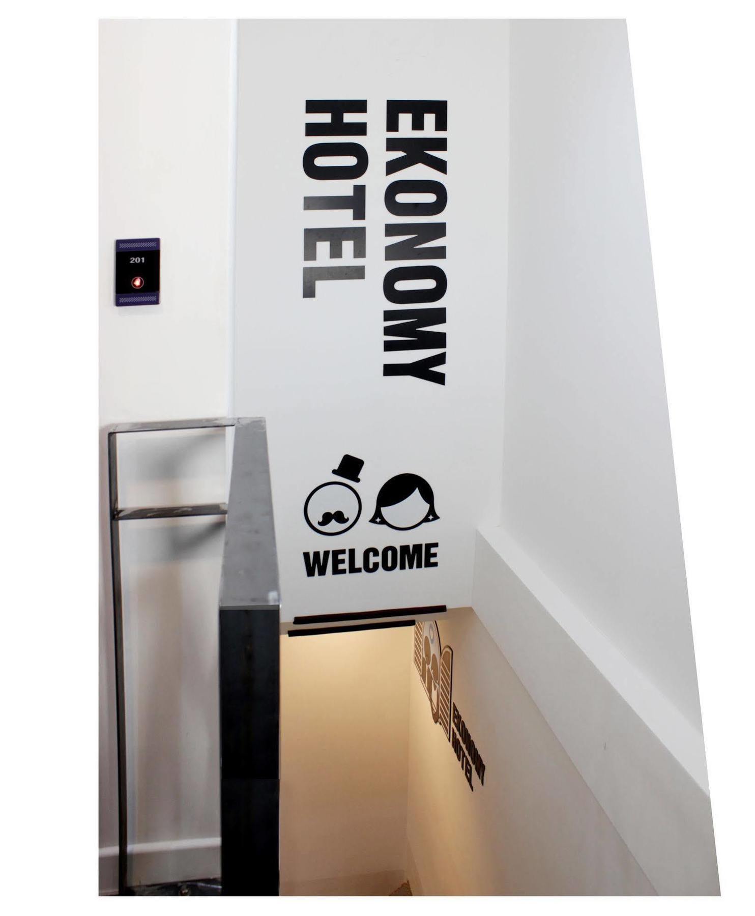 Ekonomy Hotel Dongdaemun Seúl Exterior foto